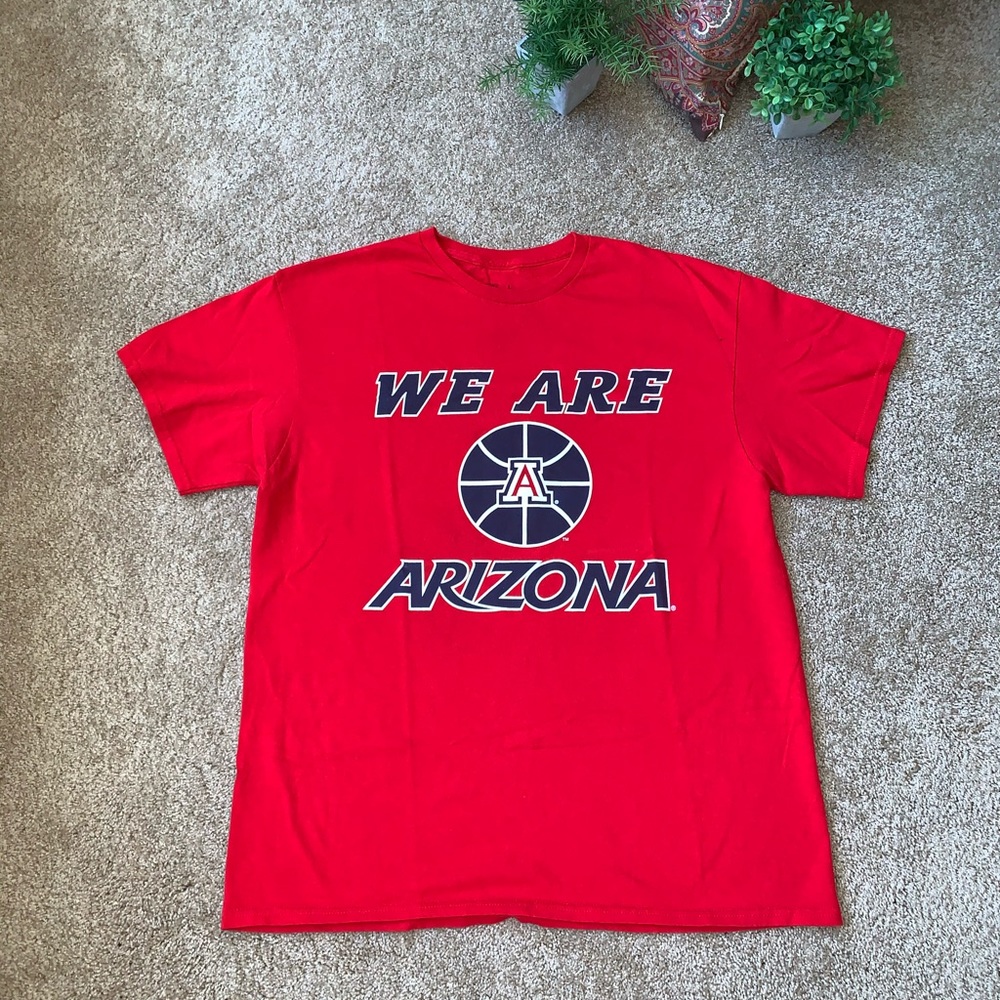 U of A basketball Nike t-shirt